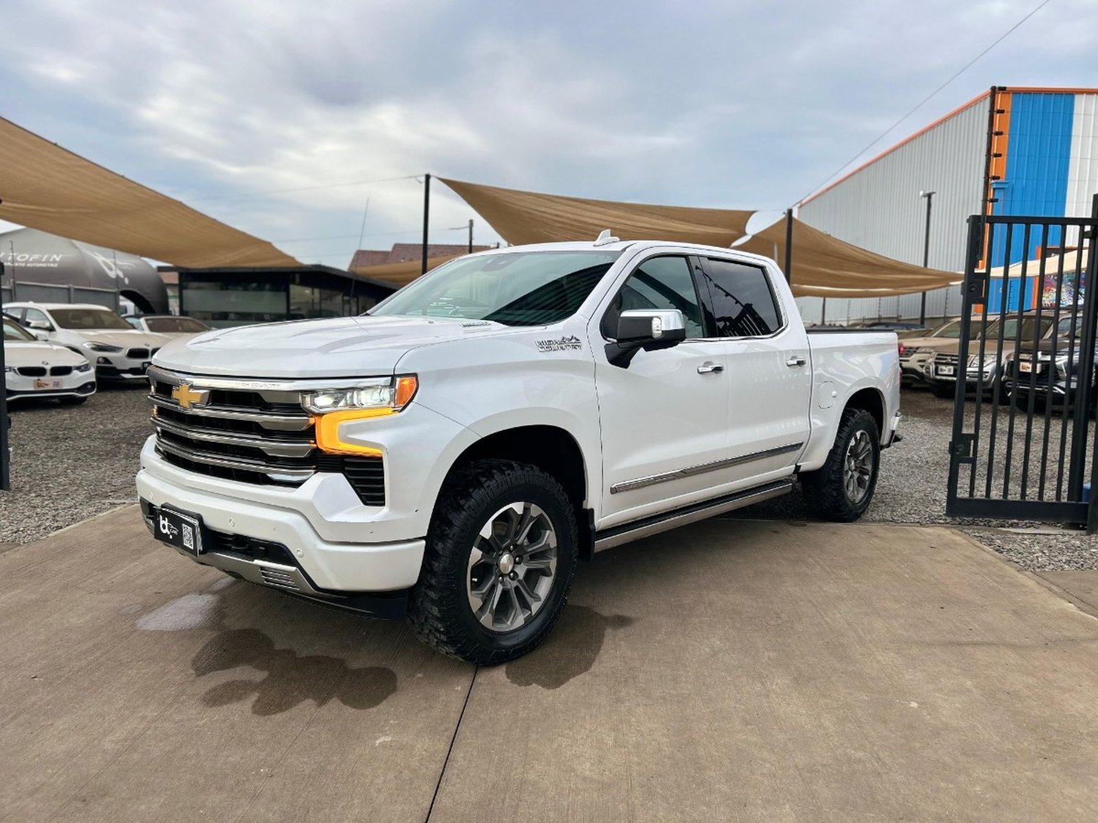 Chevrolet SILVERADO 3.0 HIGH COUNTRY 4X4 2023 - Foto 5 de 10
