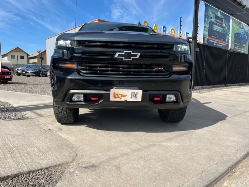 Chevrolet SILVERADO LT 4X4 5.3 AT 2021 - Imagen 7 de 10