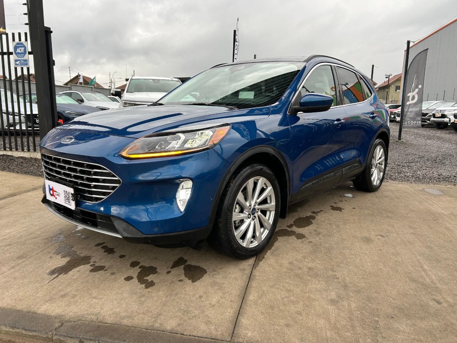 Ford ESCAPE FHEV 2.5 AUT 2023 - Foto 2 de 10