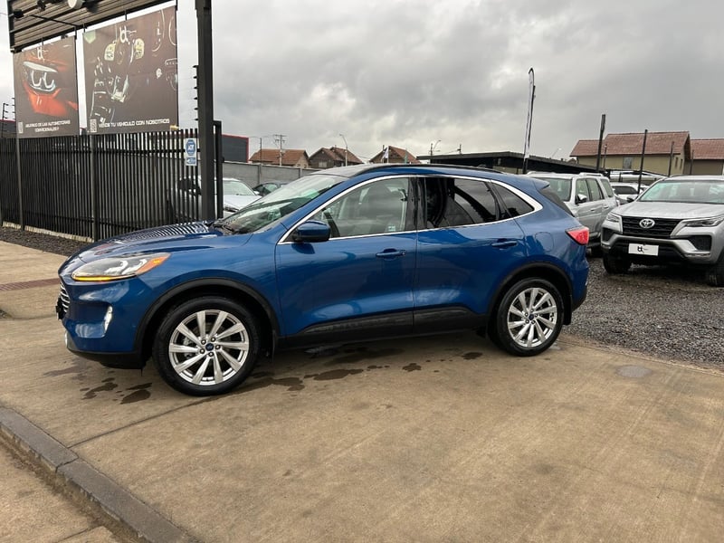 Ford ESCAPE FHEV 2.5 AUT 2023 - Imagen 8 de 10