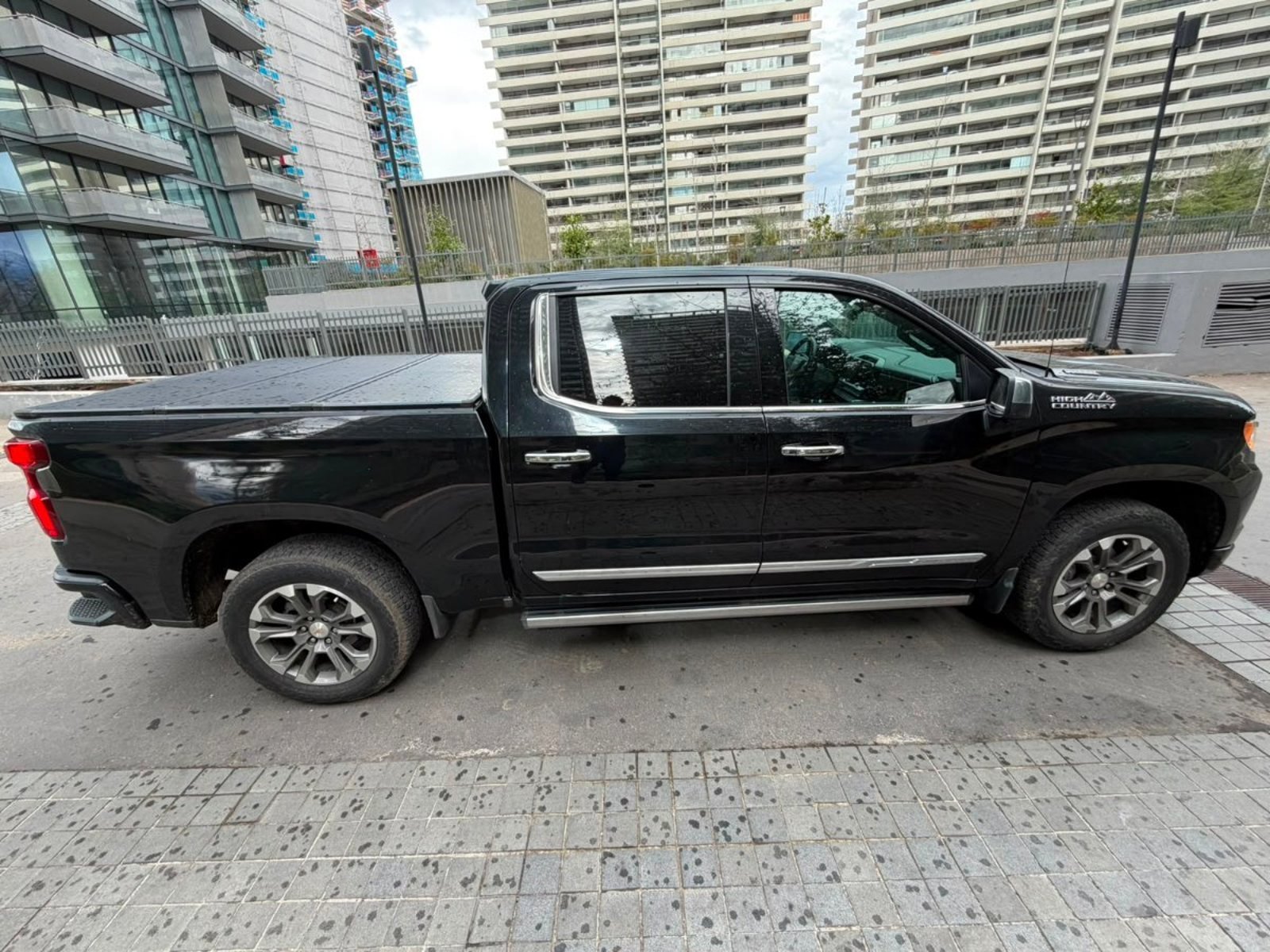 Chevrolet SILVERADO HIGH COUNTRY 3.0 AUT 4X4 2023 - Foto 4 de 10
