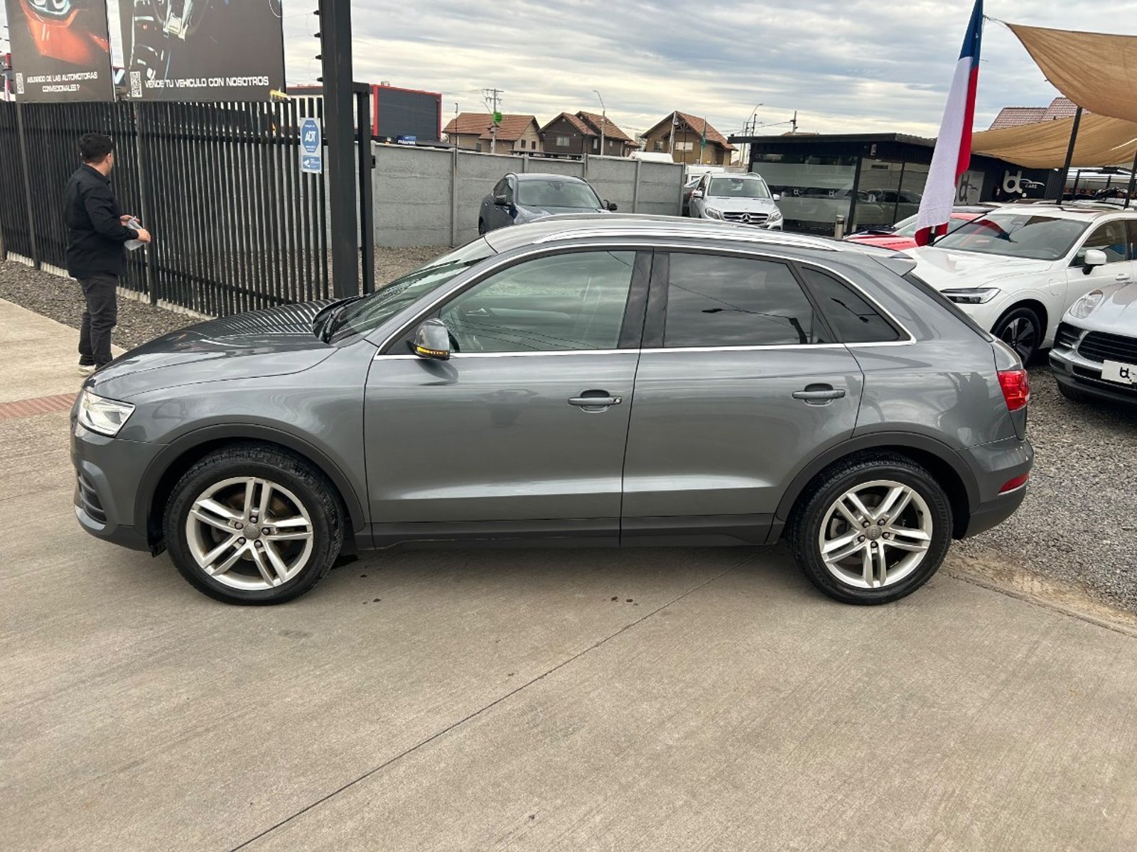 Audi Q3 TFSI 1.4 2018 - Foto 4 de 10