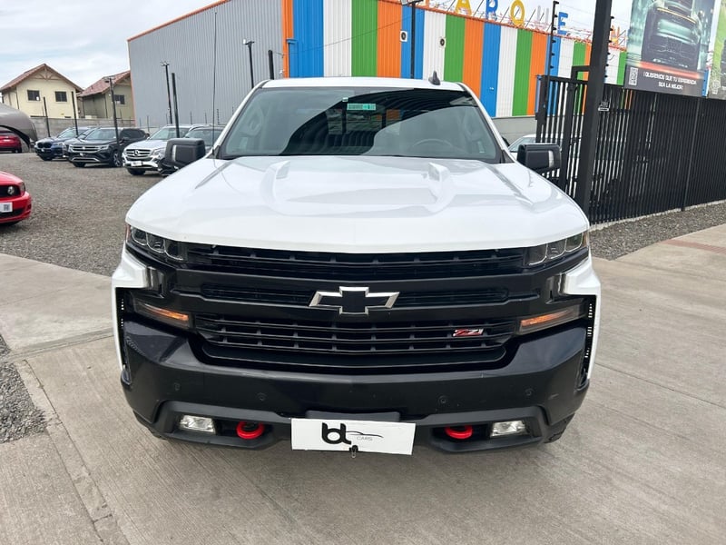 Chevrolet SILVERADO 5.3 LT TRAILBOSS Z71 4X4 AT 4P. 2021 - Imagen 8 de 10