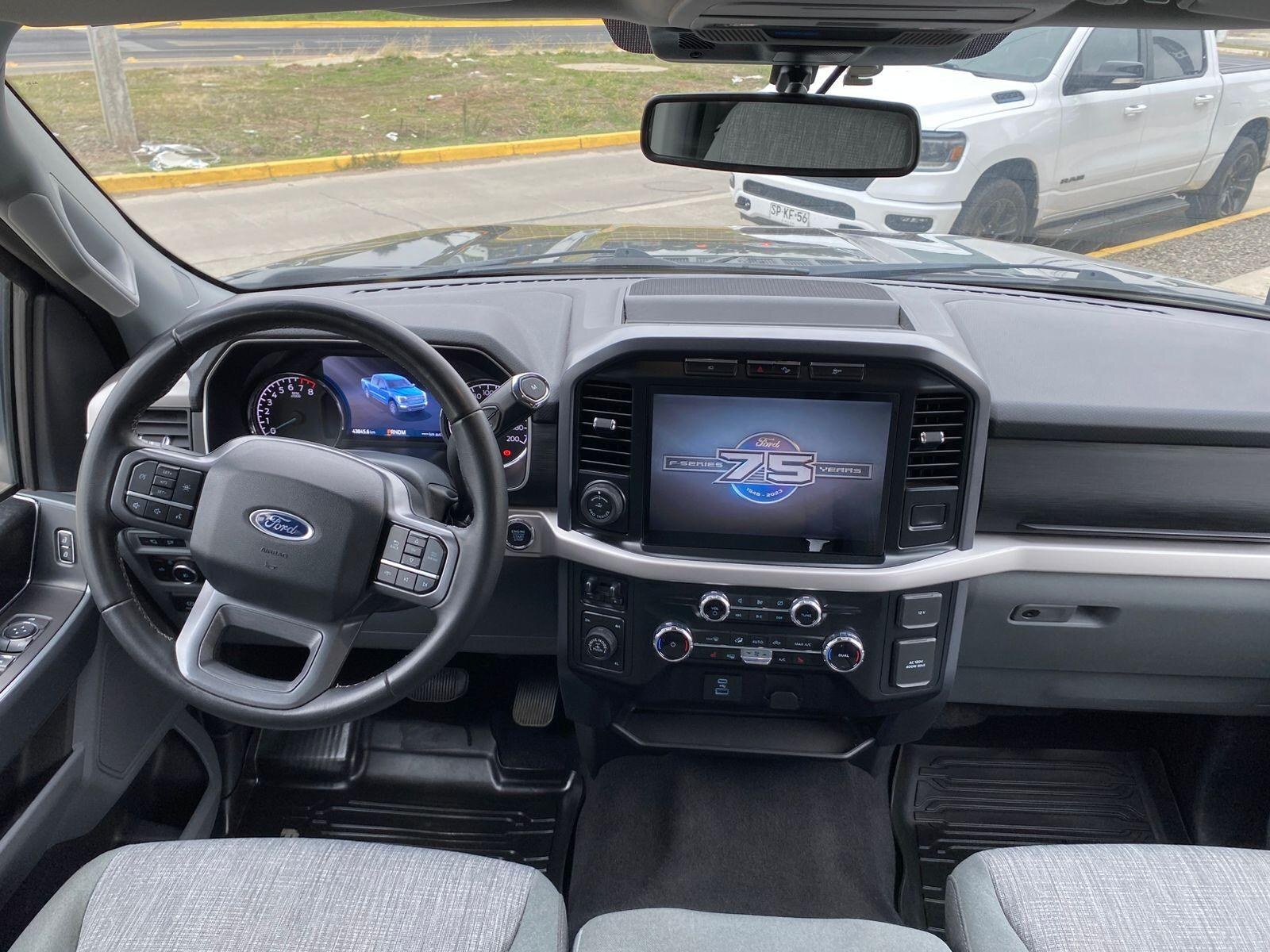 Ford F-150 XLT 4X4 5.0 2024 - Imagen 9 de 10