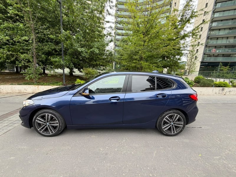 BMW 118I 1.5 AUT 2021 - Imagen 8 de 10