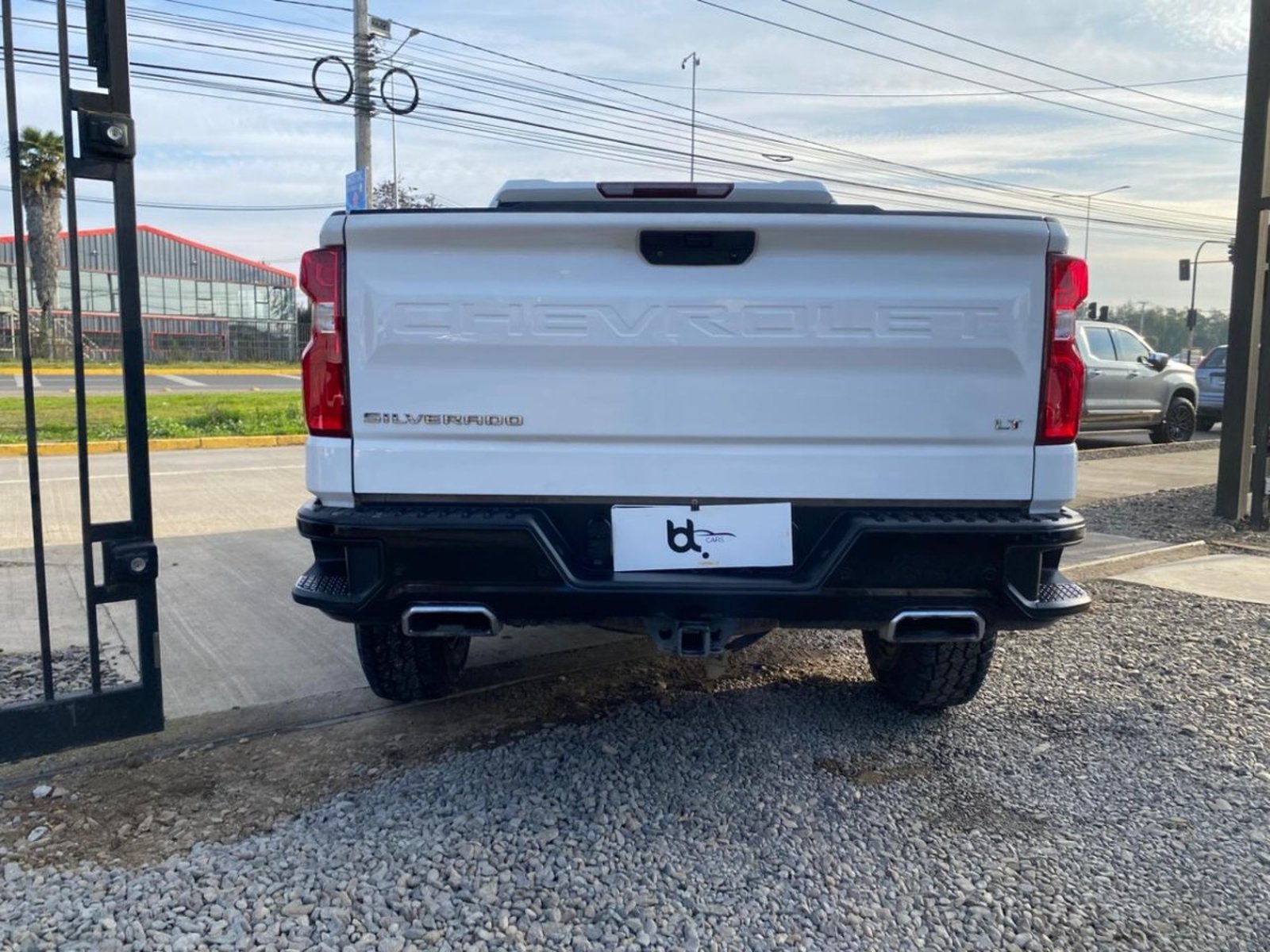 Chevrolet SILVERADO LT 4X4 5.3 AT 2021 - Imagen 7 de 10