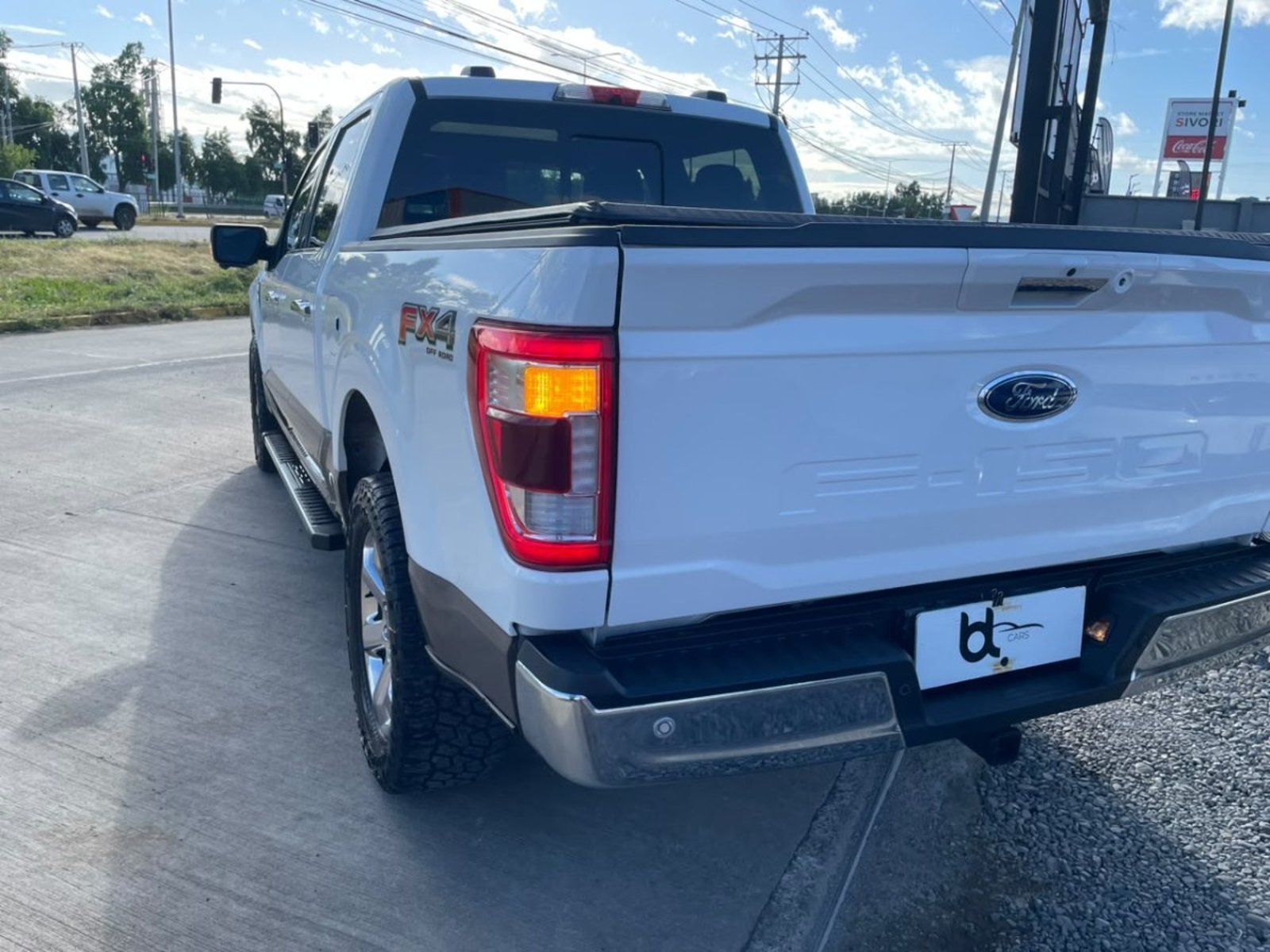 Ford F-150 LARIAT LUXURY 4X4 5.0L AUT 2022 - Foto 5 de 10