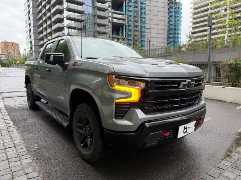 Chevrolet SILVERADO LT 4X4 5.3 AT 2024 - Imagen 10 de 10