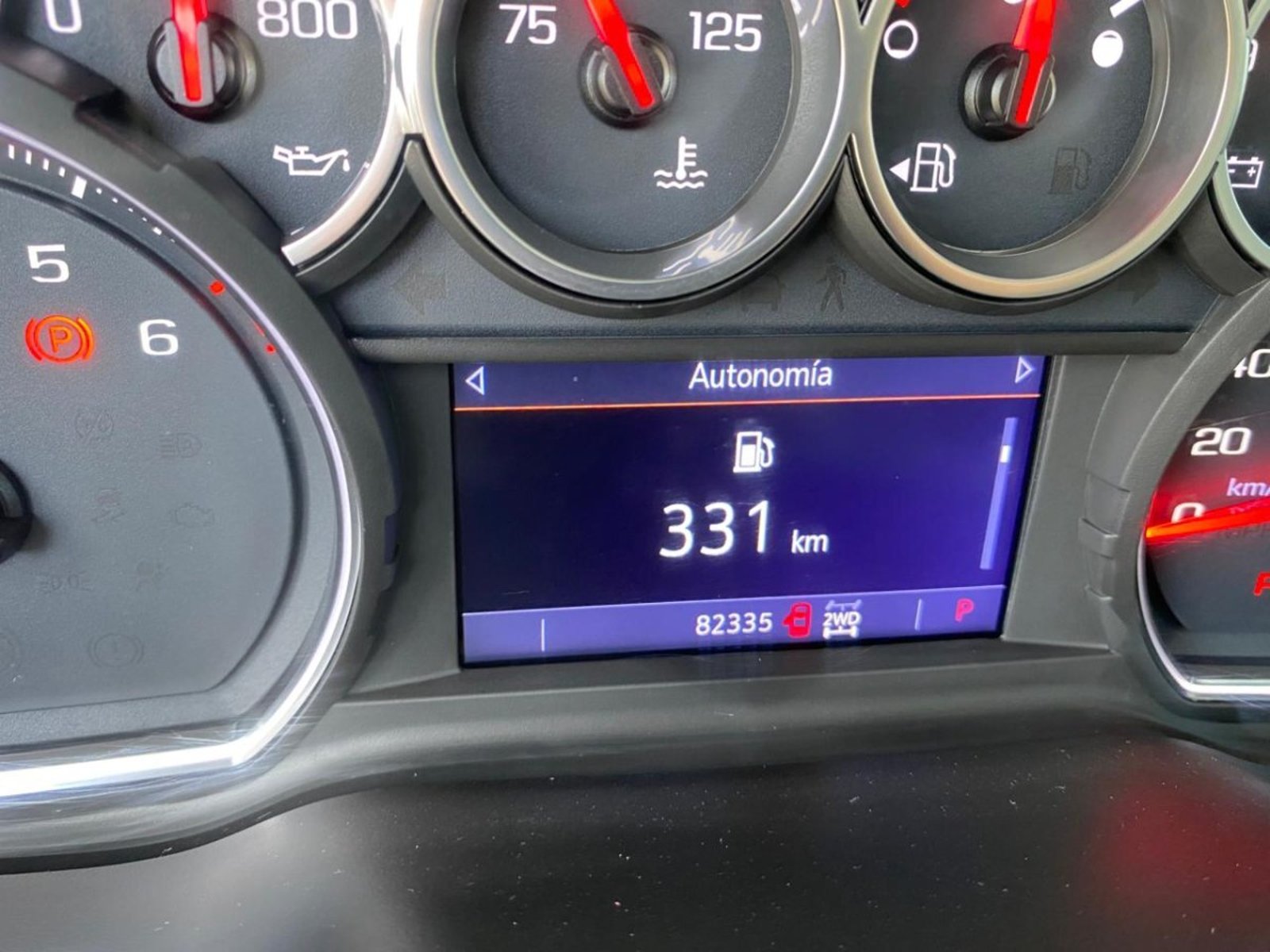 Chevrolet SILVERADO LT 4X4 5.3 AT 2021 - Foto 4 de 10
