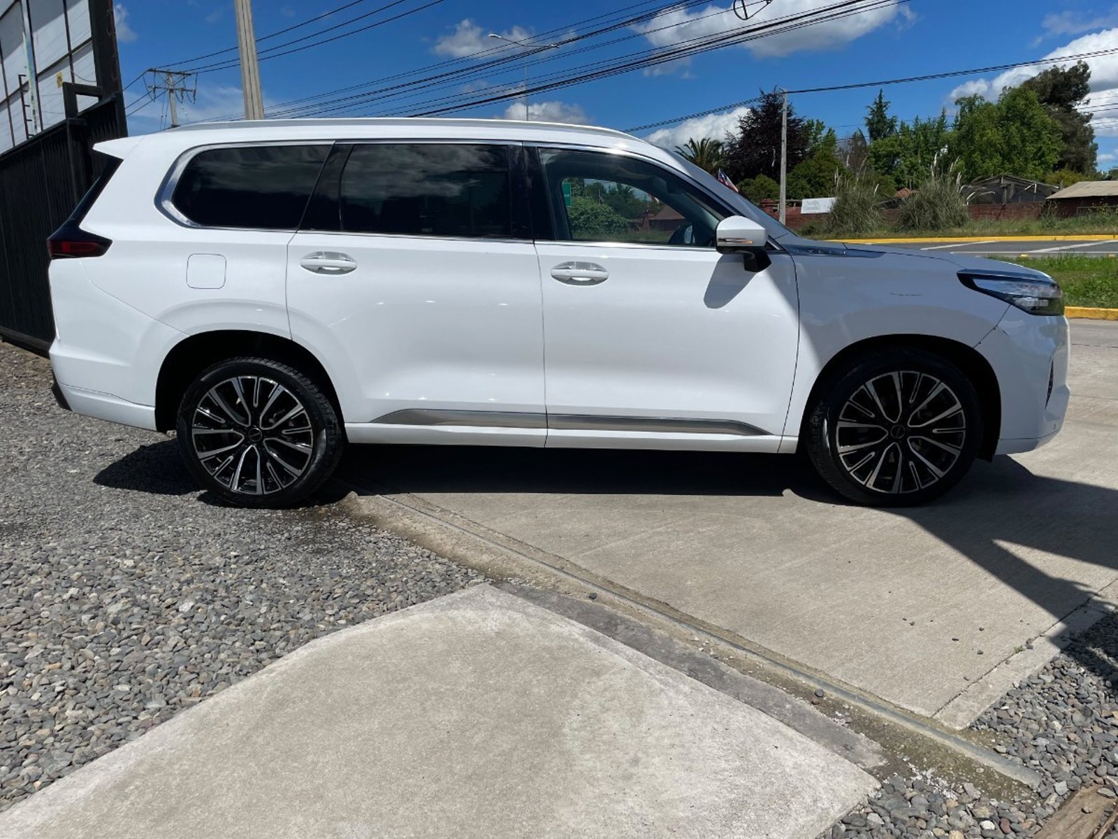 Exeed VX UNLIMITED 4X4 2.0 AUT 2023 - Foto 3 de 10