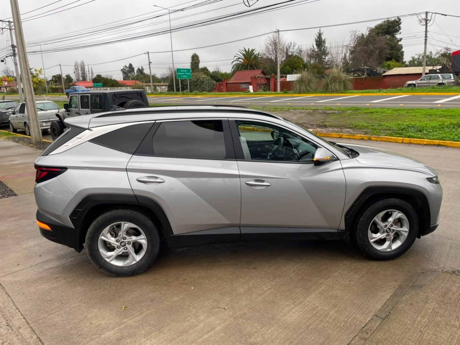 Hyundai TUCSON NX4 1.6 AUT 2022 - Imagen 7 de 10