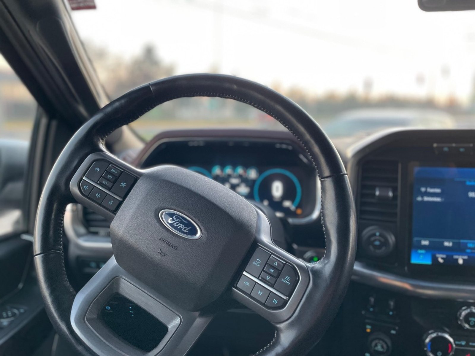 Ford F-150 LARIAT SPORT 4X4 5.0L 2022 - Imagen 5 de 10