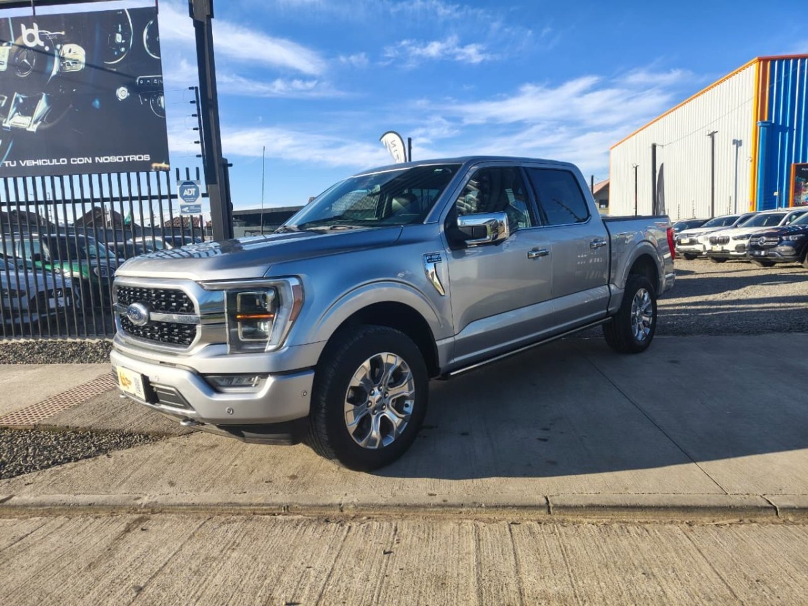 Ford F-150 PLATINUM 3.5 AUT 4X4 2023 - Foto 2 de 10