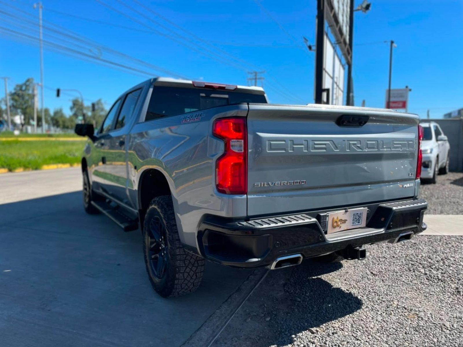 Chevrolet SILVERADO LT 4X4 5.3 AT 2024 - Foto 4 de 10