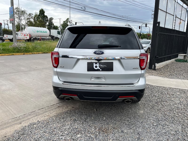 Ford EXPLORER XLT 4X4 3.5 2019 - Imagen 9 de 10