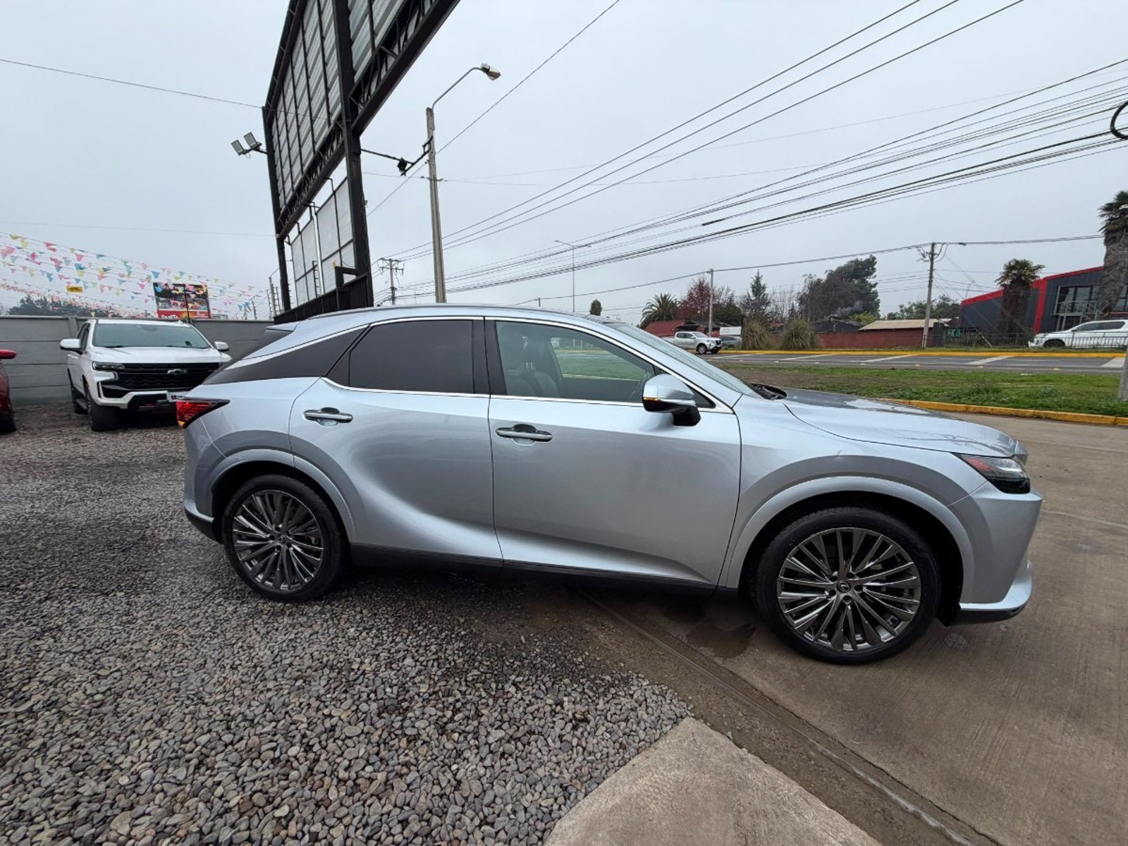 Lexus RX 350 H 4X4 PREMIUM 2024 - Imagen 6 de 10