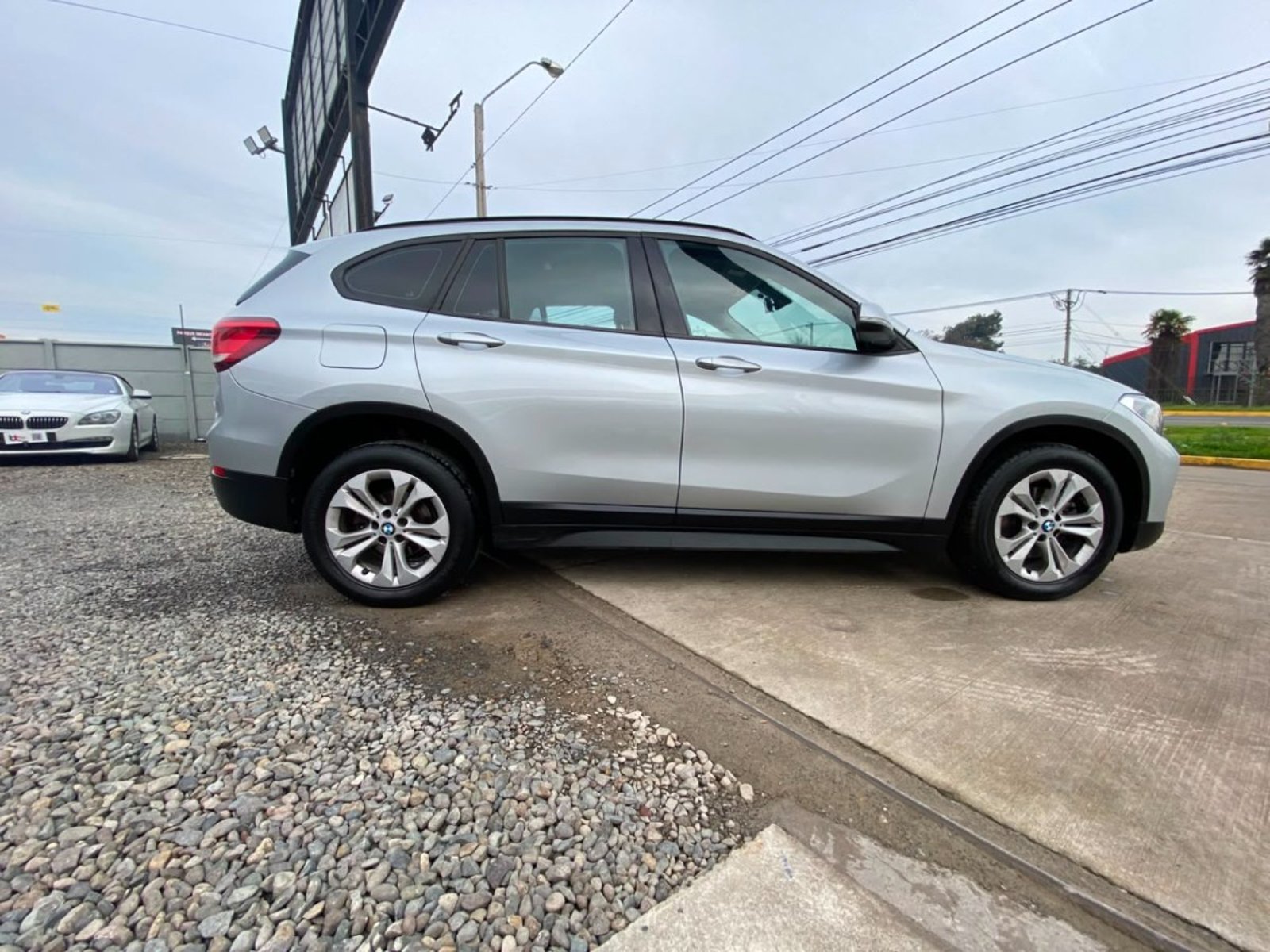 BMW X1 SDRIVE 18i 1.5 2020 - Foto 4 de 10
