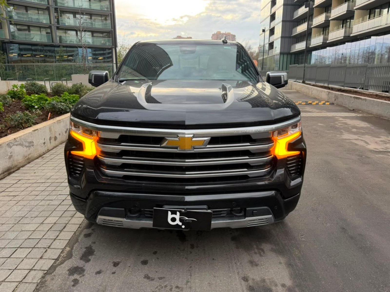 Chevrolet SILVERADO HIGH COUNTRY 3.0 AUT 4X4 2023 - Foto 2 de 10
