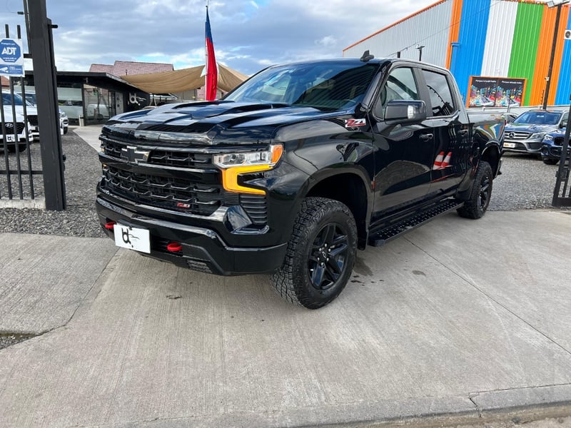 Chevrolet SILVERADO 5.3 LT TRAIL BOSS Z71 4X4 AT 2024 - Imagen 7 de 10