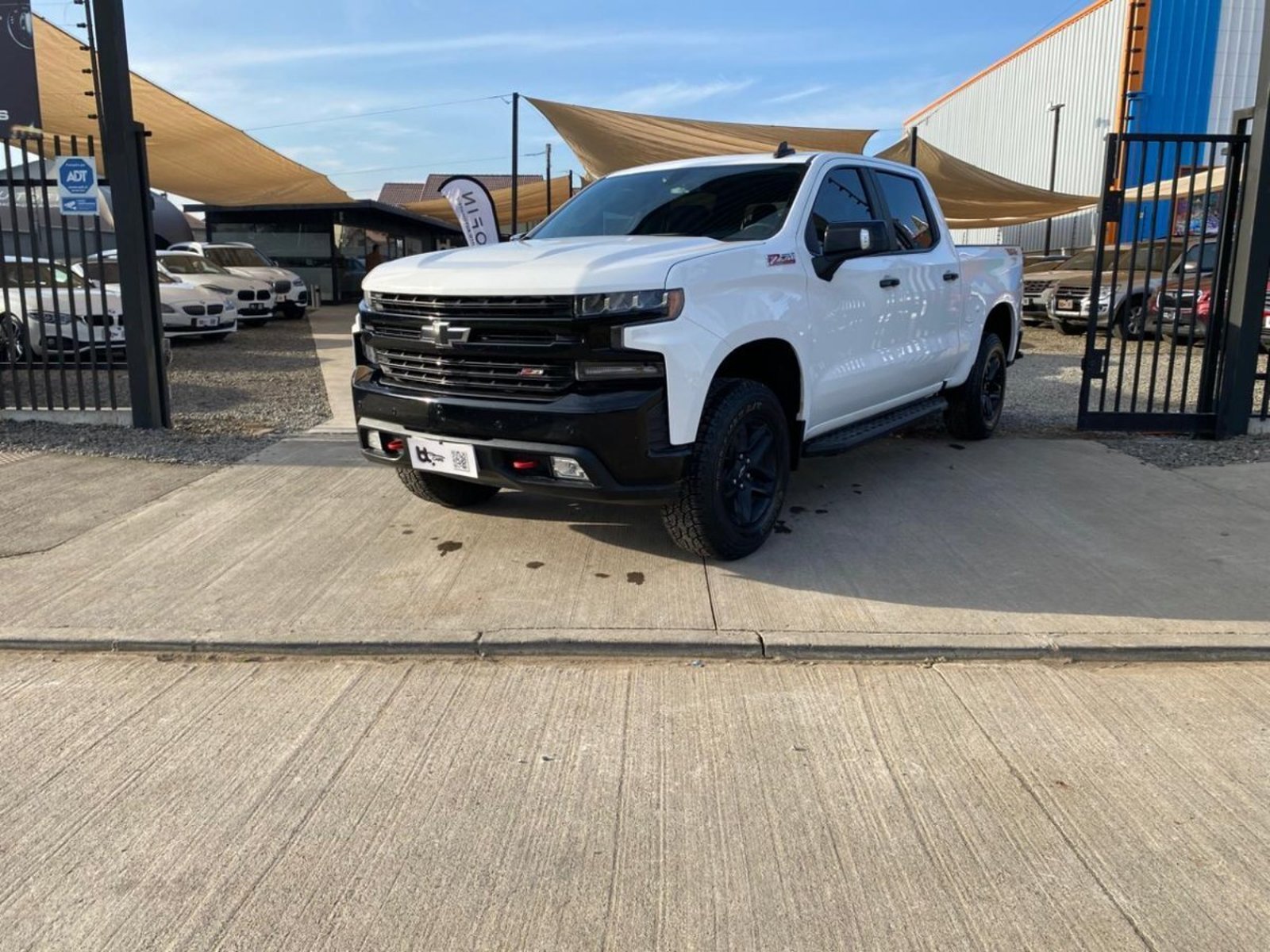 Chevrolet SILVERADO LT 4X4 5.3 AT 2021 - Imagen 9 de 10