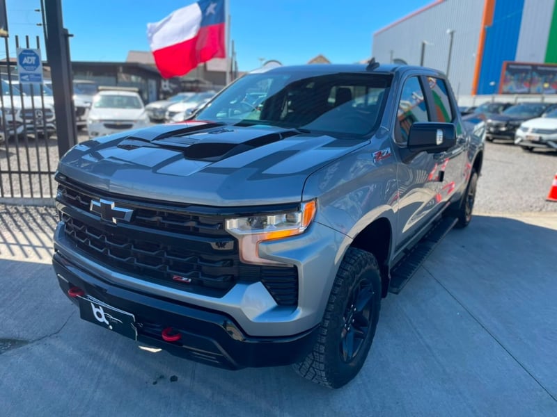 Chevrolet SILVERADO LT 4X4 5.3 AT 2024