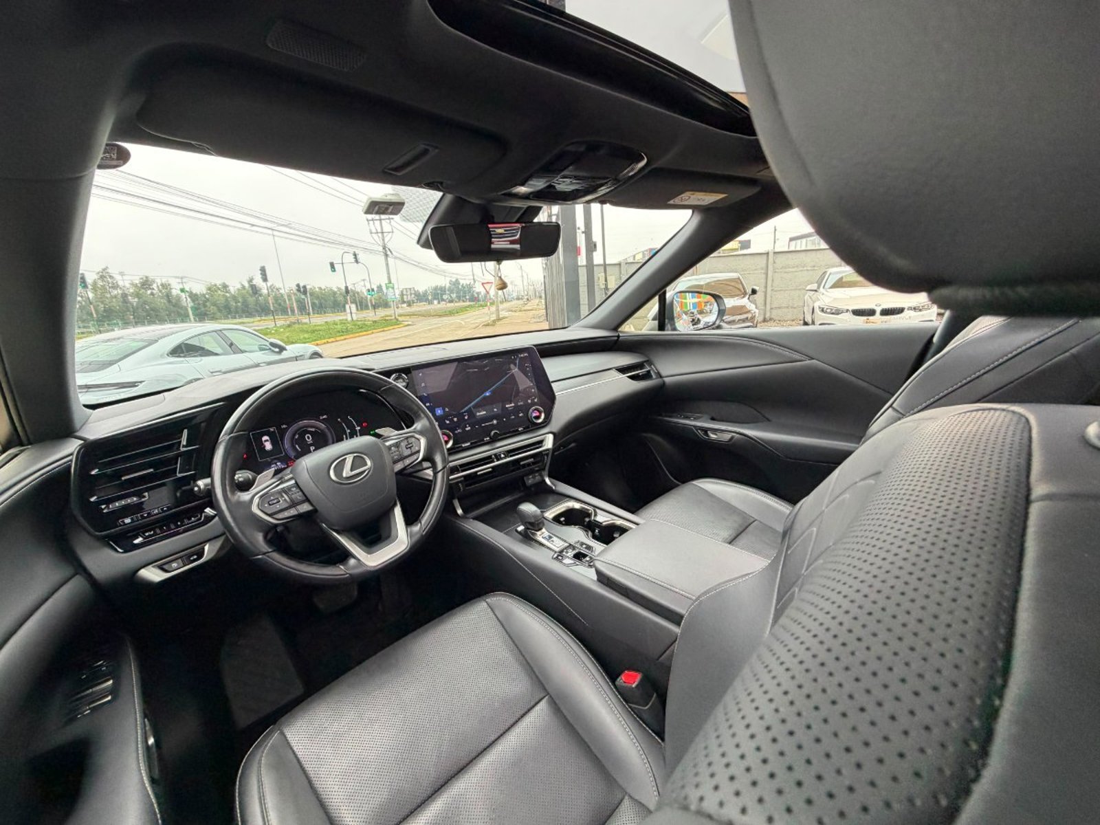 Lexus RX 350 H 4X4 PREMIUM 2024 - Imagen 7 de 10