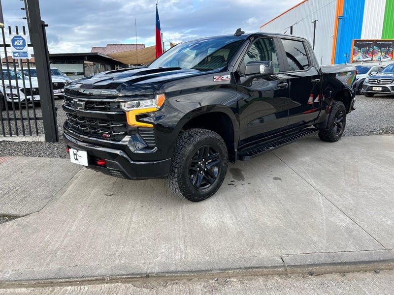 Chevrolet SILVERADO 5.3 LT TRAIL BOSS Z71 4X4 AT 2024 - Imagen 3 de 10