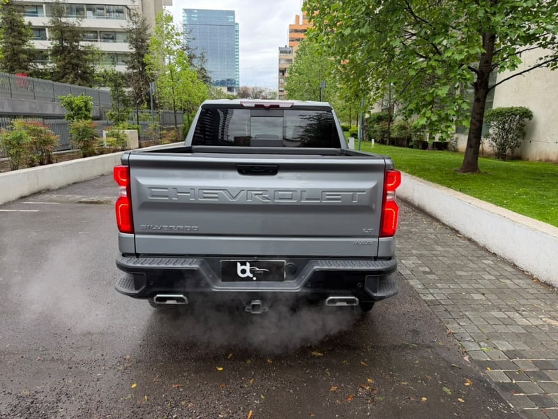 Chevrolet SILVERADO LT 4X4 5.3 AT 2024 - Imagen 6 de 10