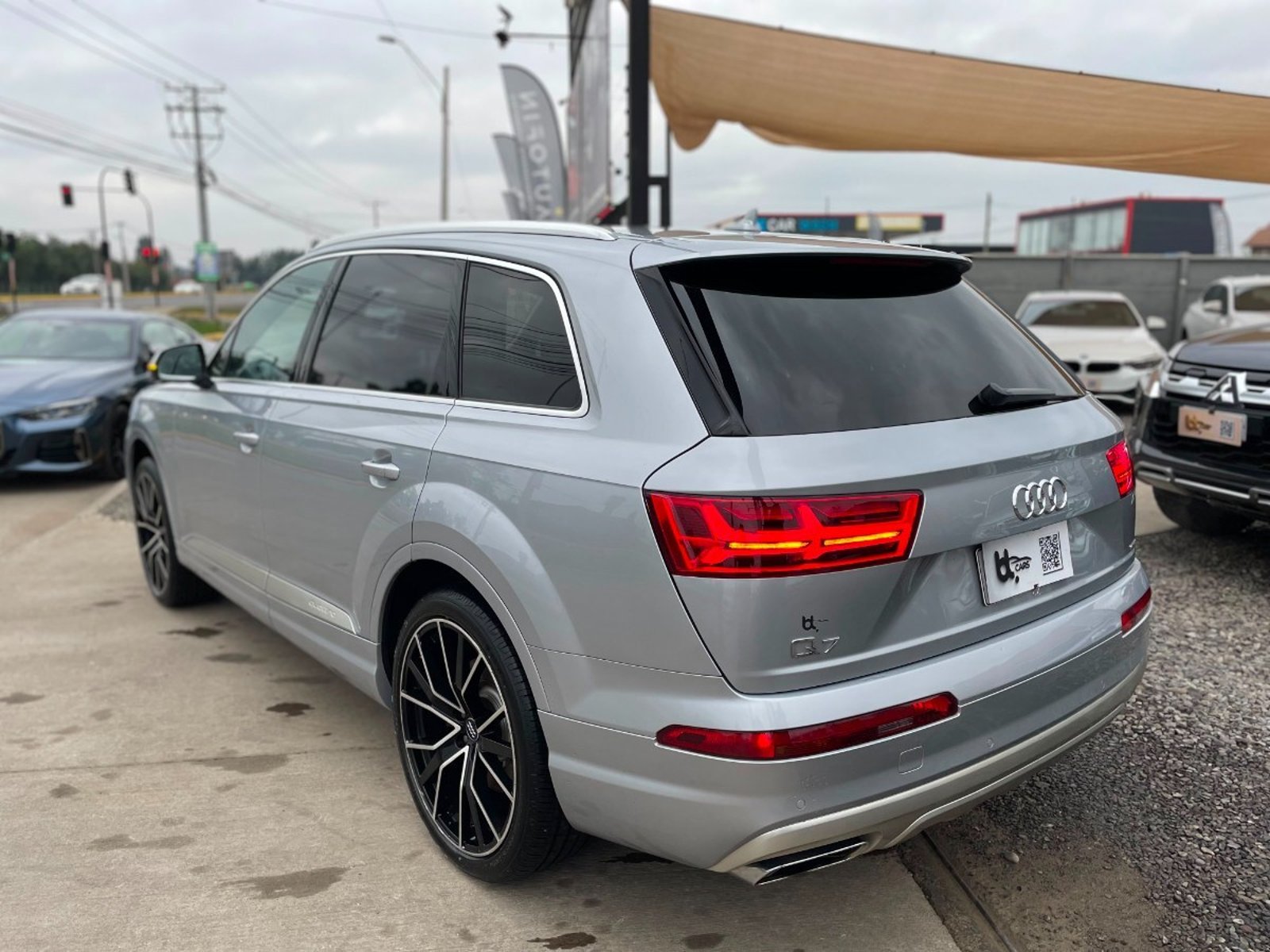 Audi Q7 TFSI 2.0 AUT 2017 - Foto 3 de 10