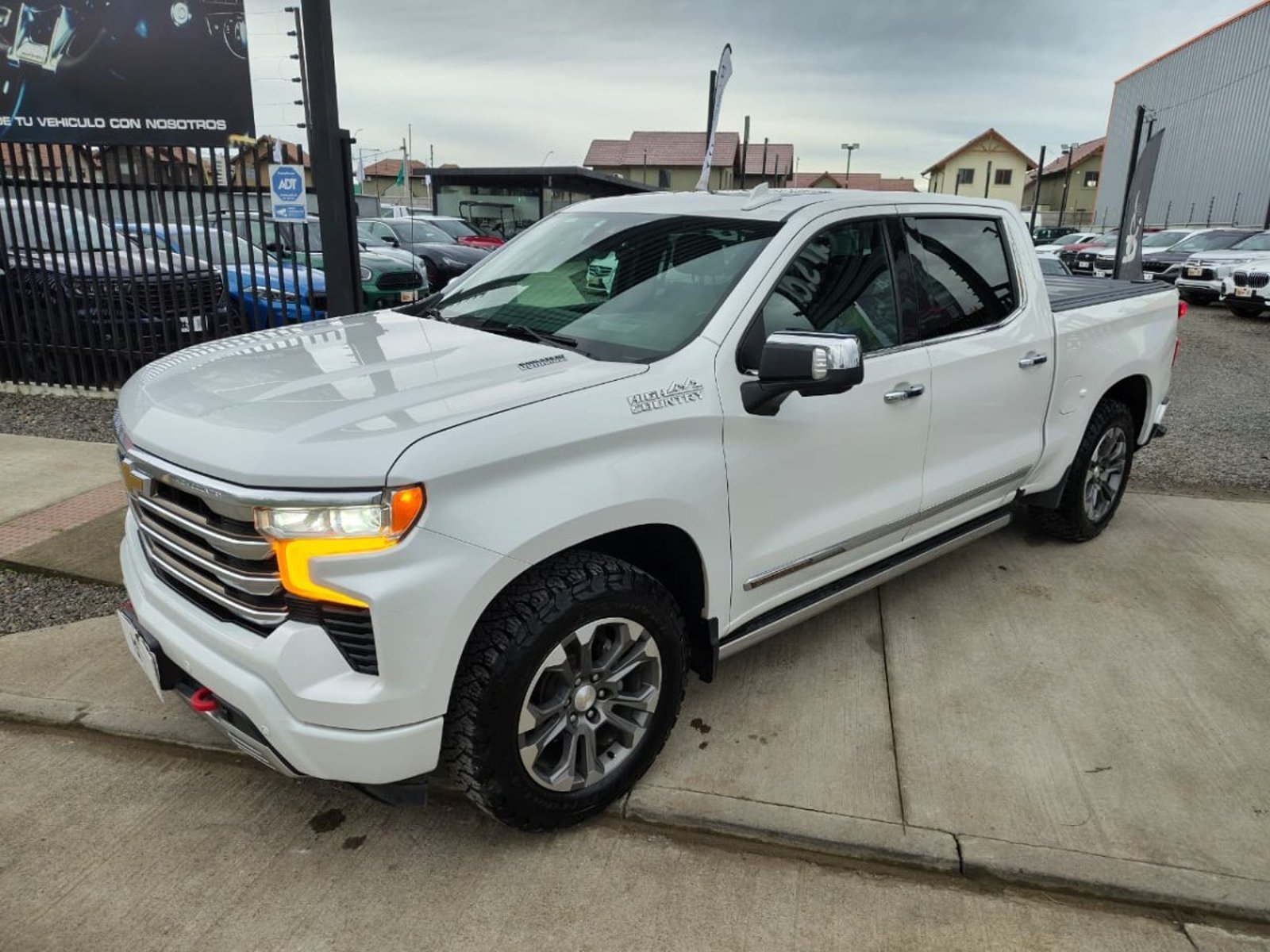 Chevrolet SILVERADO HIGH COUNTRY 3.0 AUT 4X4 2022 - Imagen 6 de 10