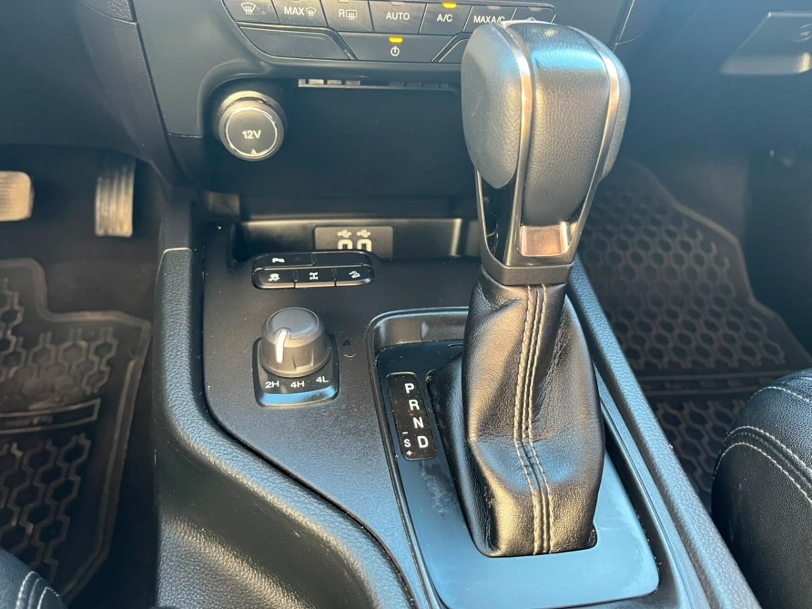 Ford RANGER LIMITED 3.2 2023 - Imagen 7 de 10