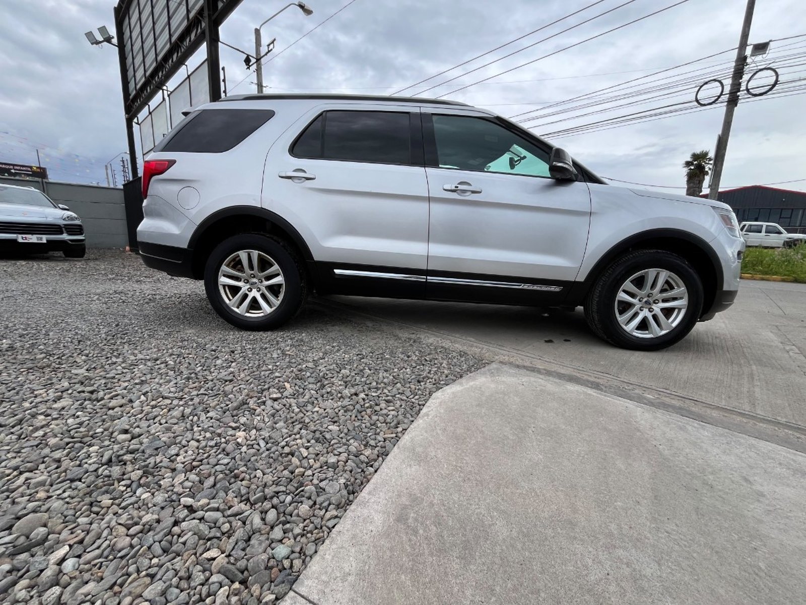 Ford EXPLORER XLT 4X4 3.5 2019 - Foto 5 de 10