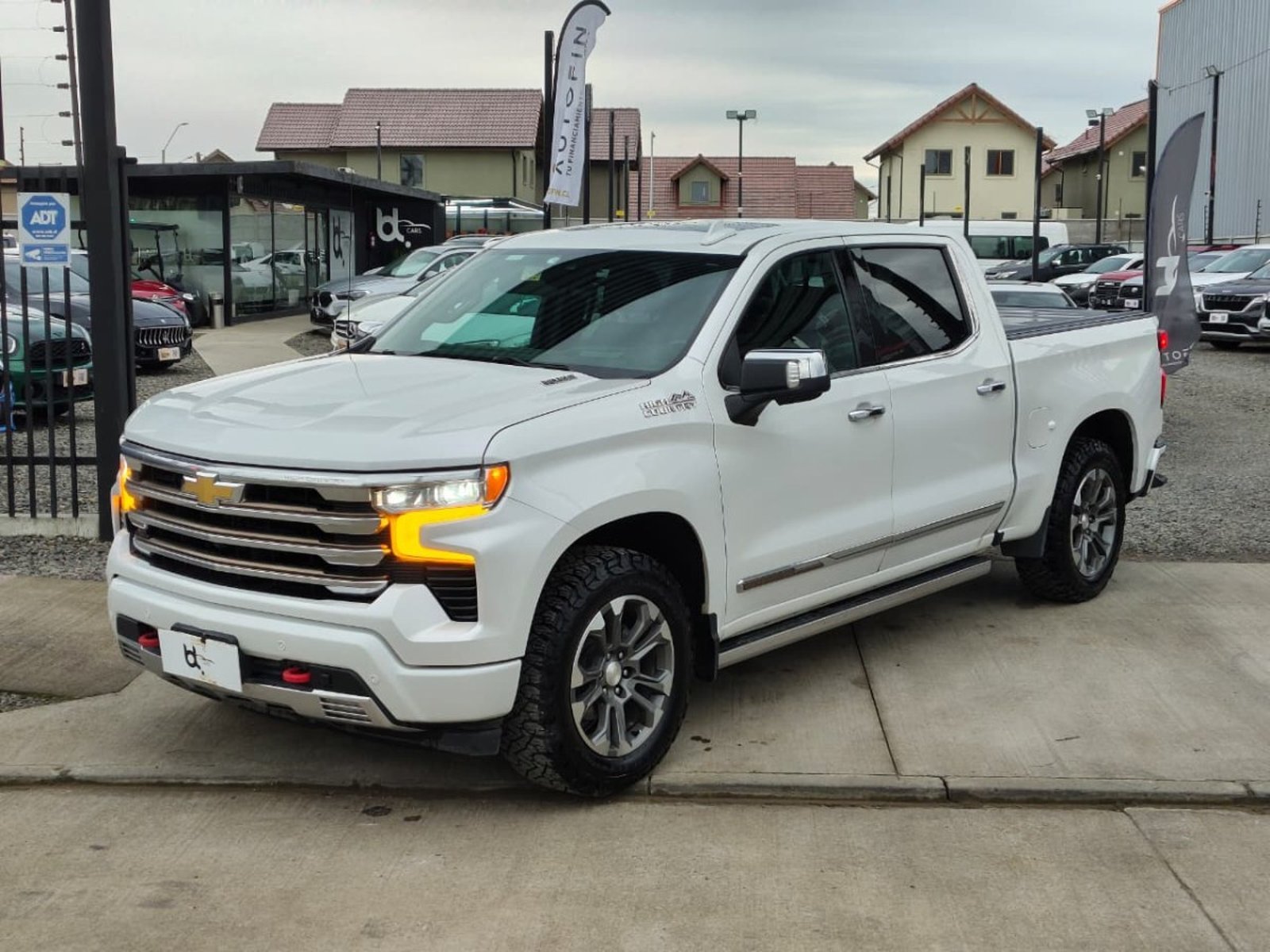 Chevrolet SILVERADO HIGH COUNTRY 3.0 AUT 4X4 2022 - Foto 4 de 10