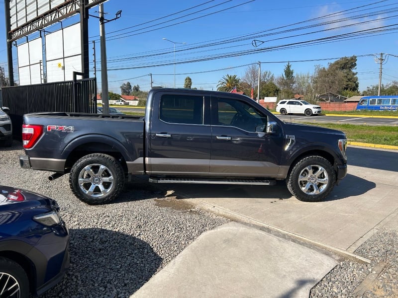 Ford F-150 5.0 LARIAT LUXURY 4X4 2022 - Imagen 9 de 10