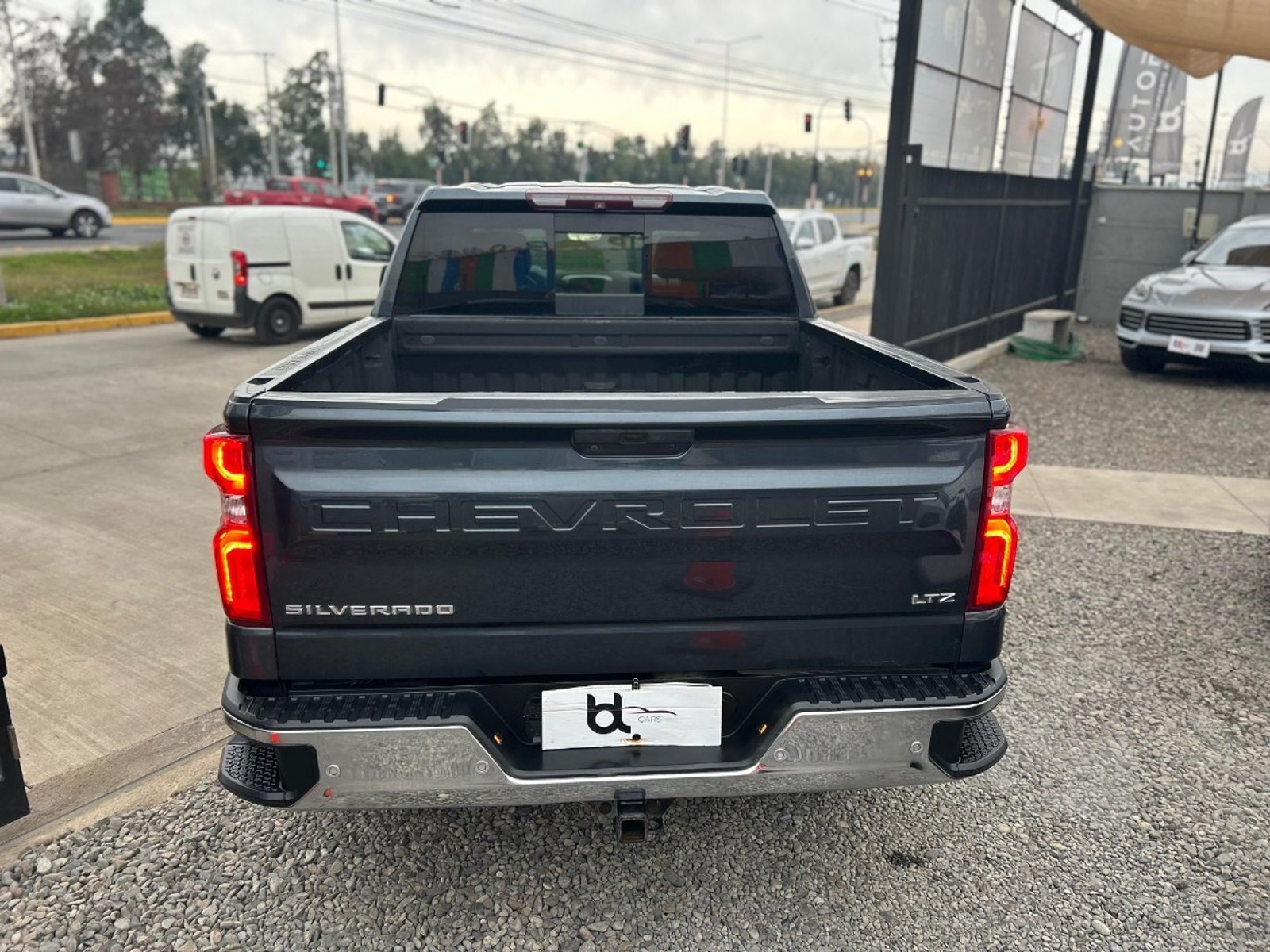 Chevrolet SILVERADO LTZ 5.3 2020 - Imagen 8 de 10