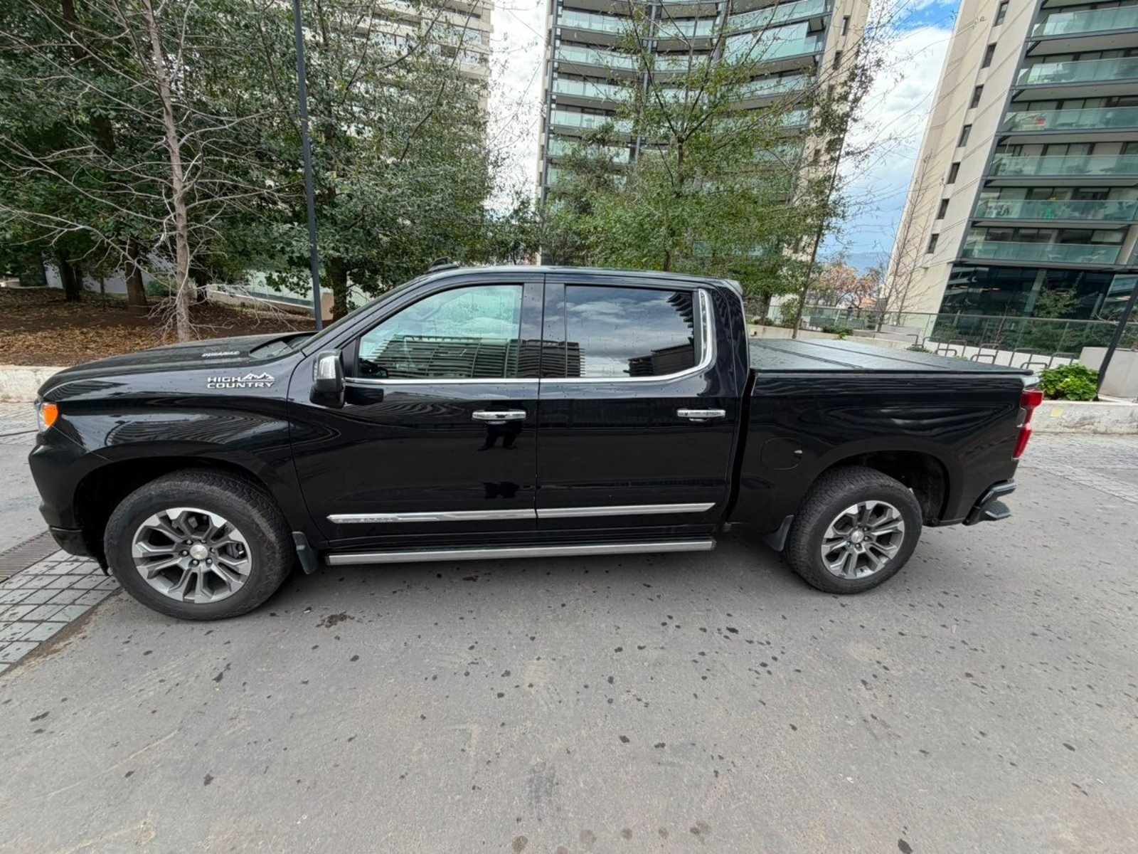 Chevrolet SILVERADO HIGH COUNTRY 3.0 AUT 4X4 2023 - Imagen 8 de 10