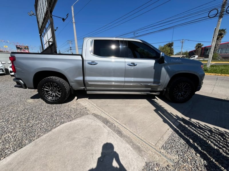 Chevrolet SILVERADO HIGH COUNTRY 4X4 3.0 2024 - Imagen 7 de 10