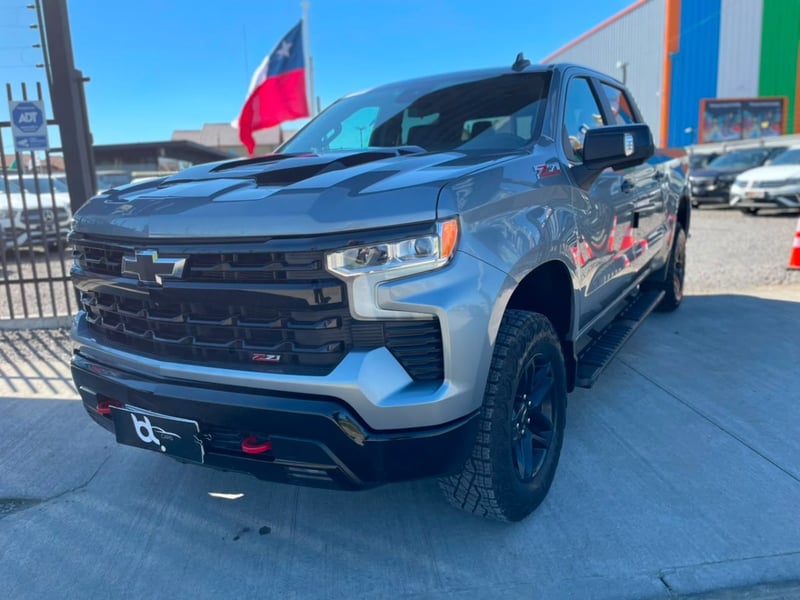 Chevrolet SILVERADO LT 4X4 5.3 AT 2024 - Imagen 9 de 10