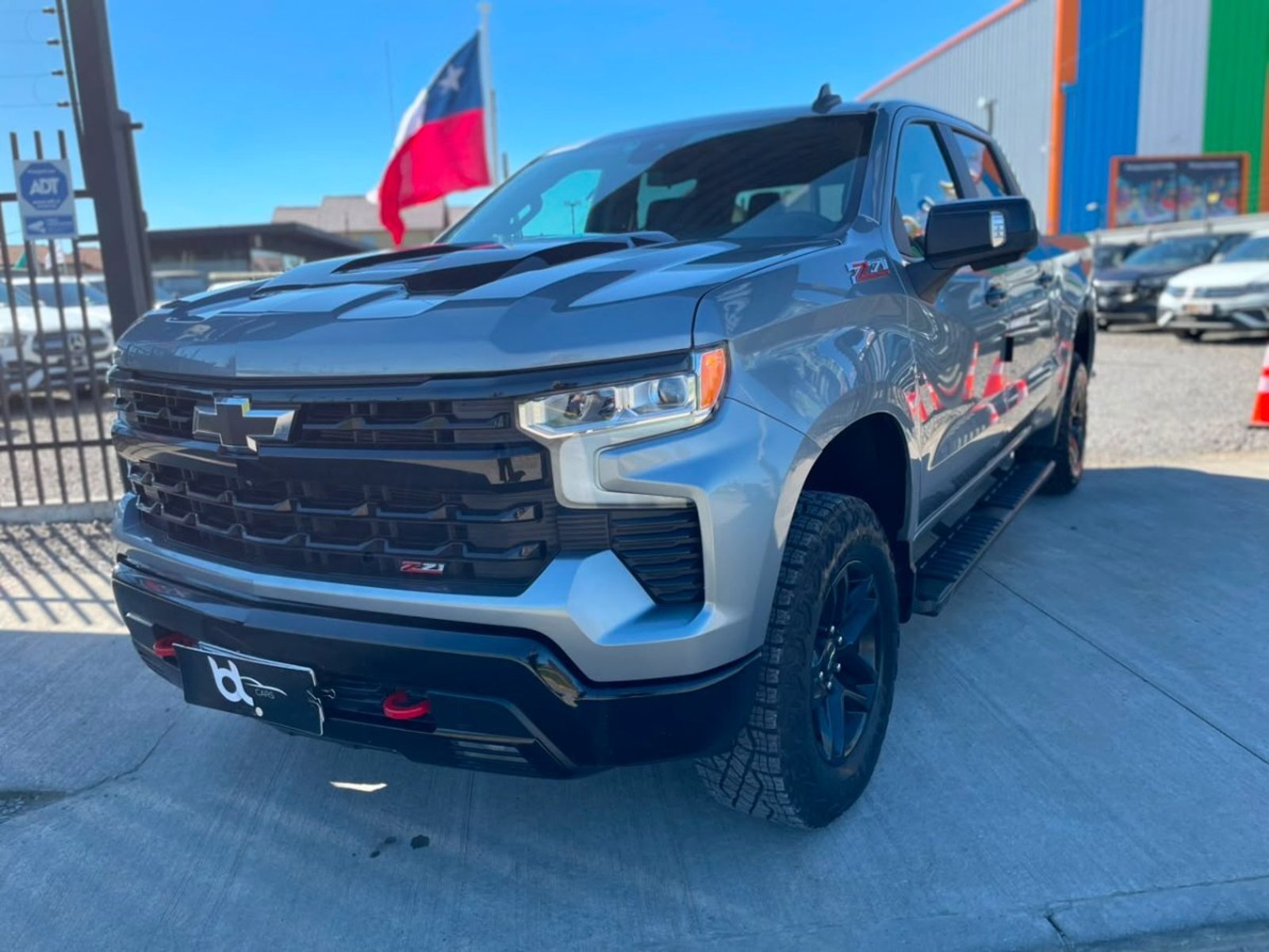 Chevrolet SILVERADO LT 4X4 5.3 AT 2024 - Imagen 9 de 10