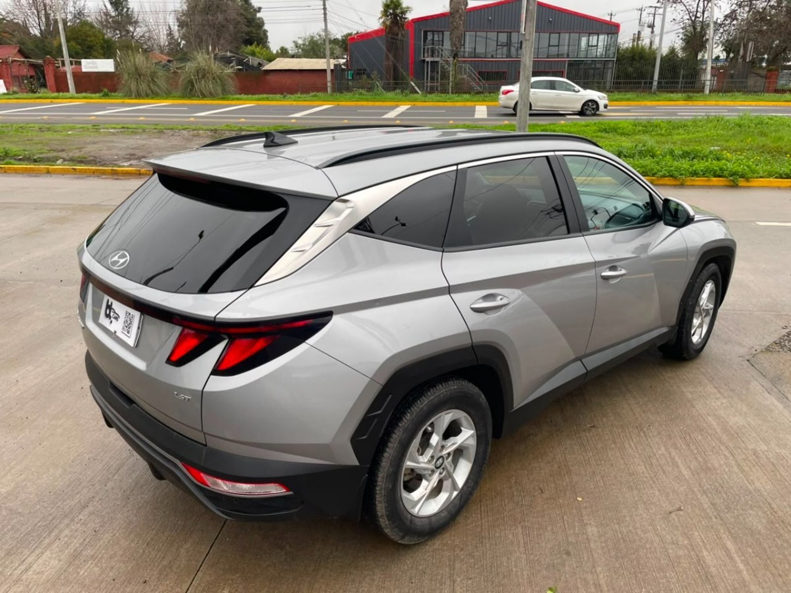 Hyundai TUCSON NX4 1.6 AUT 2022 - Imagen 9 de 10