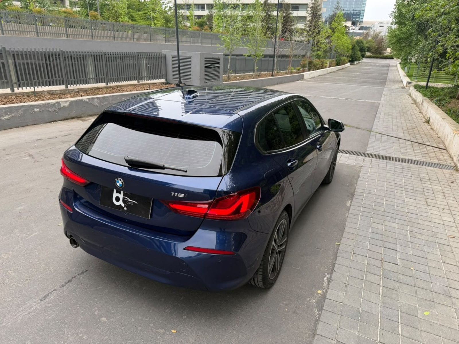 BMW 118 1.5 AUT 2021 - Foto 4 de 10