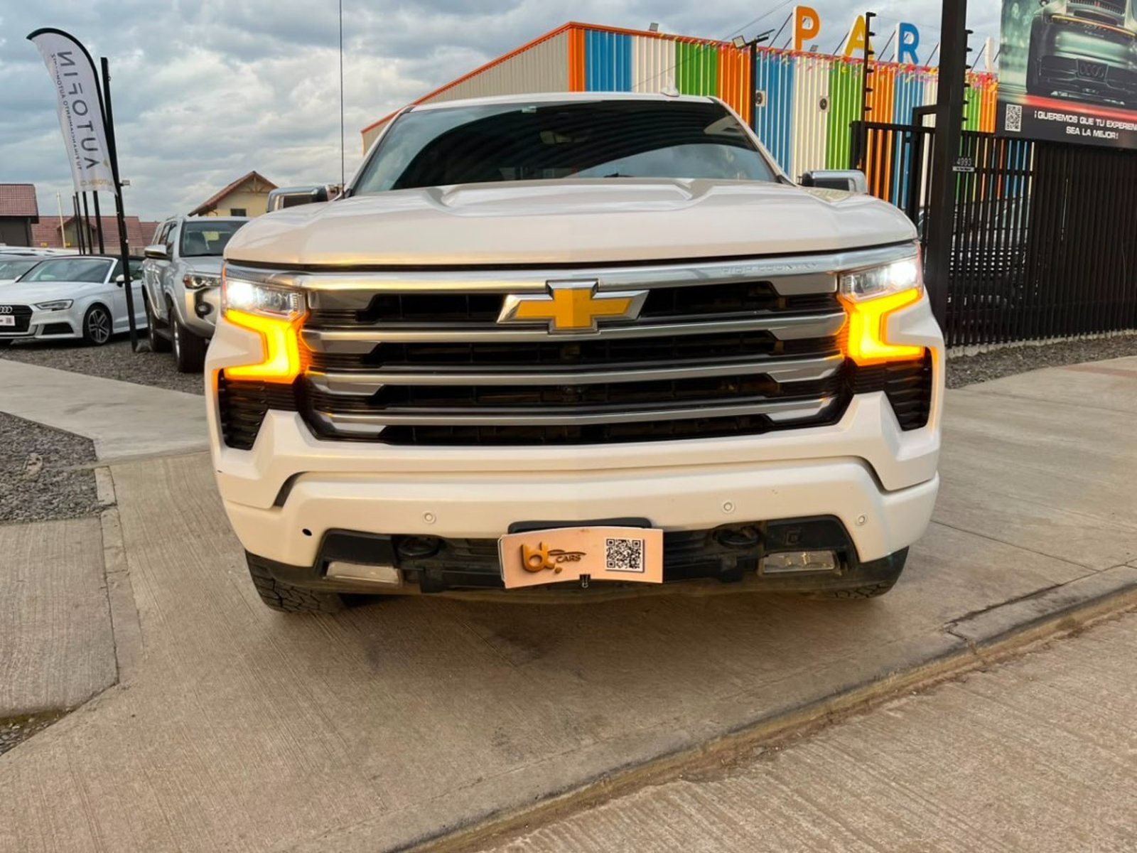 Chevrolet SILVERADO HIGH COUNTRY 3.0 AUT 4X4 2023 - Foto 2 de 10