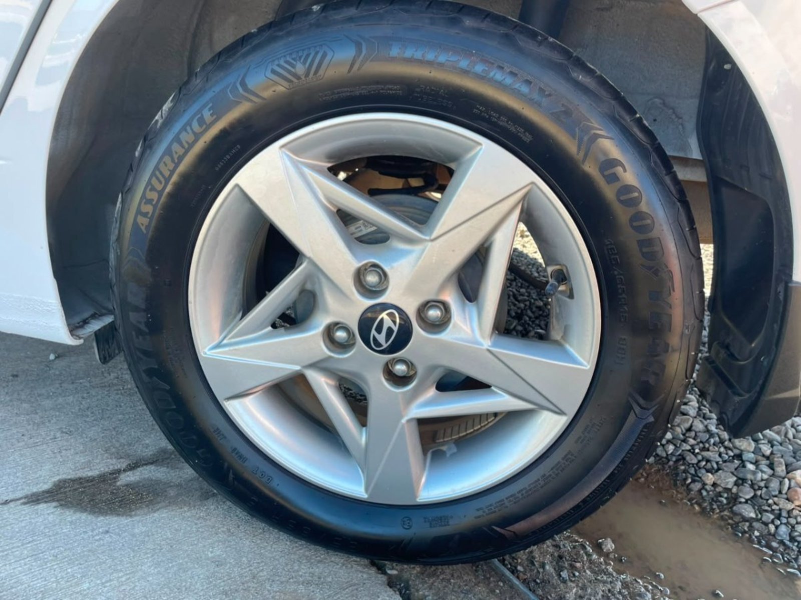 Hyundai ACCENT BN7I MPI CVT 1.5 2024 - Imagen 6 de 10