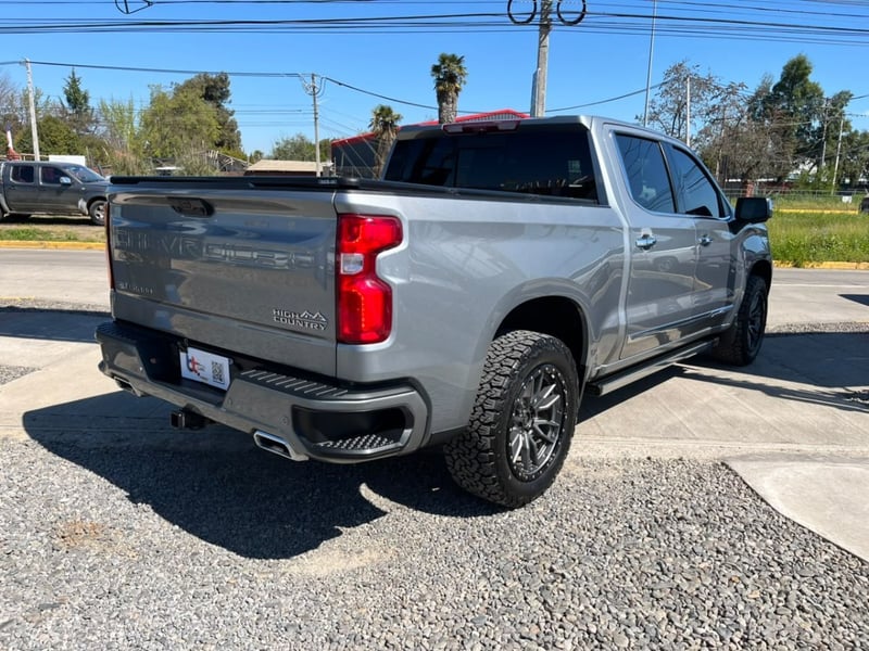 Chevrolet SILVERADO HIGH COUNTRY 4X4 3.0 2024 - Imagen 6 de 10
