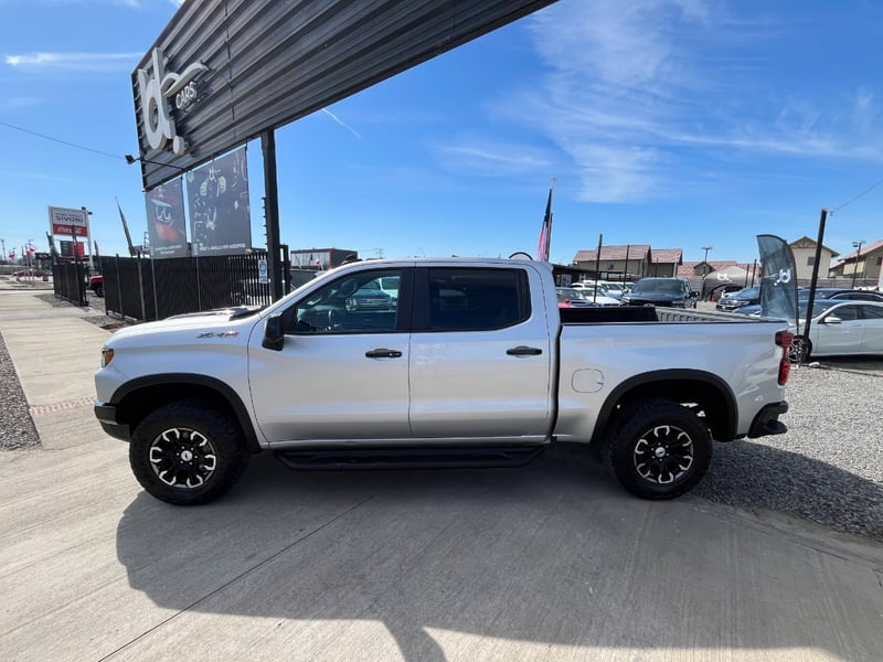 Chevrolet SILVERADO ZR2 4X4 6.2 AUT 2023 - Imagen 10 de 10
