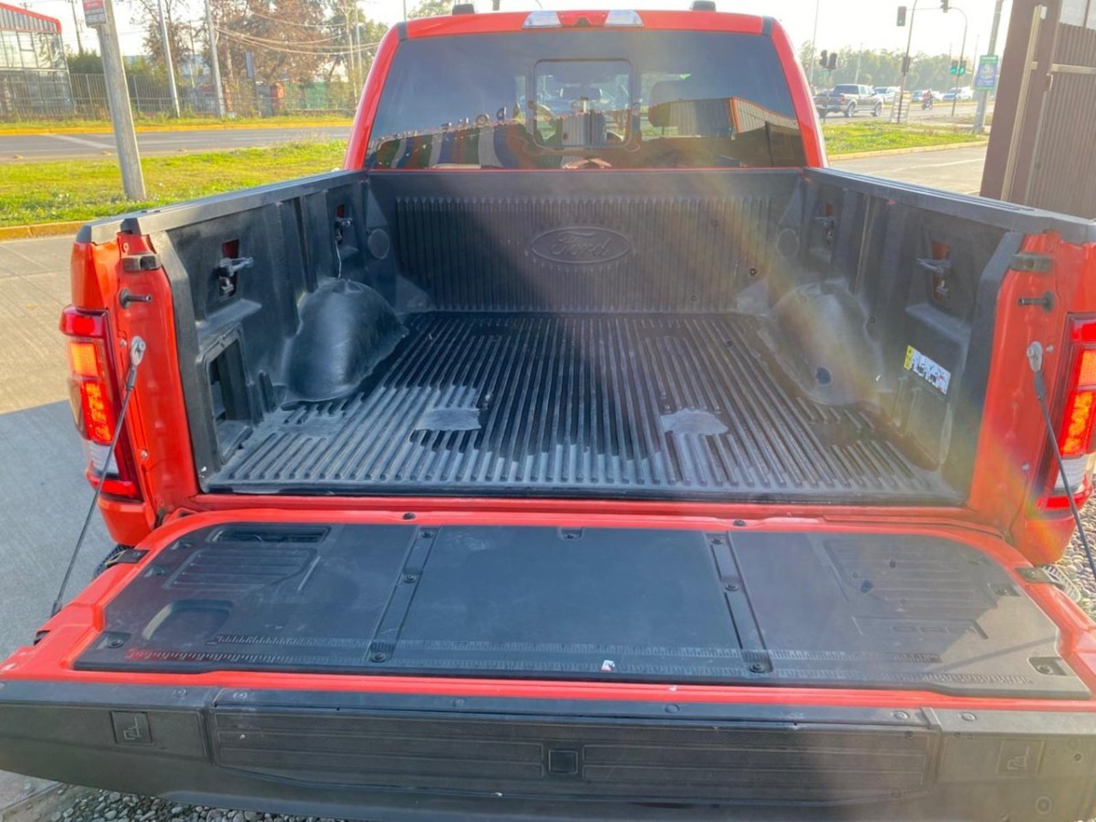 Ford F-150 RAPTOR 4X4 3.5 2023 - Imagen 9 de 10