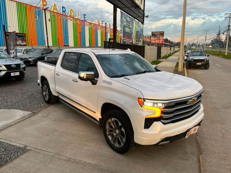 Chevrolet SILVERADO HIGH COUNTRY 3.0 AUT 4X4 2023 - Imagen 8 de 10