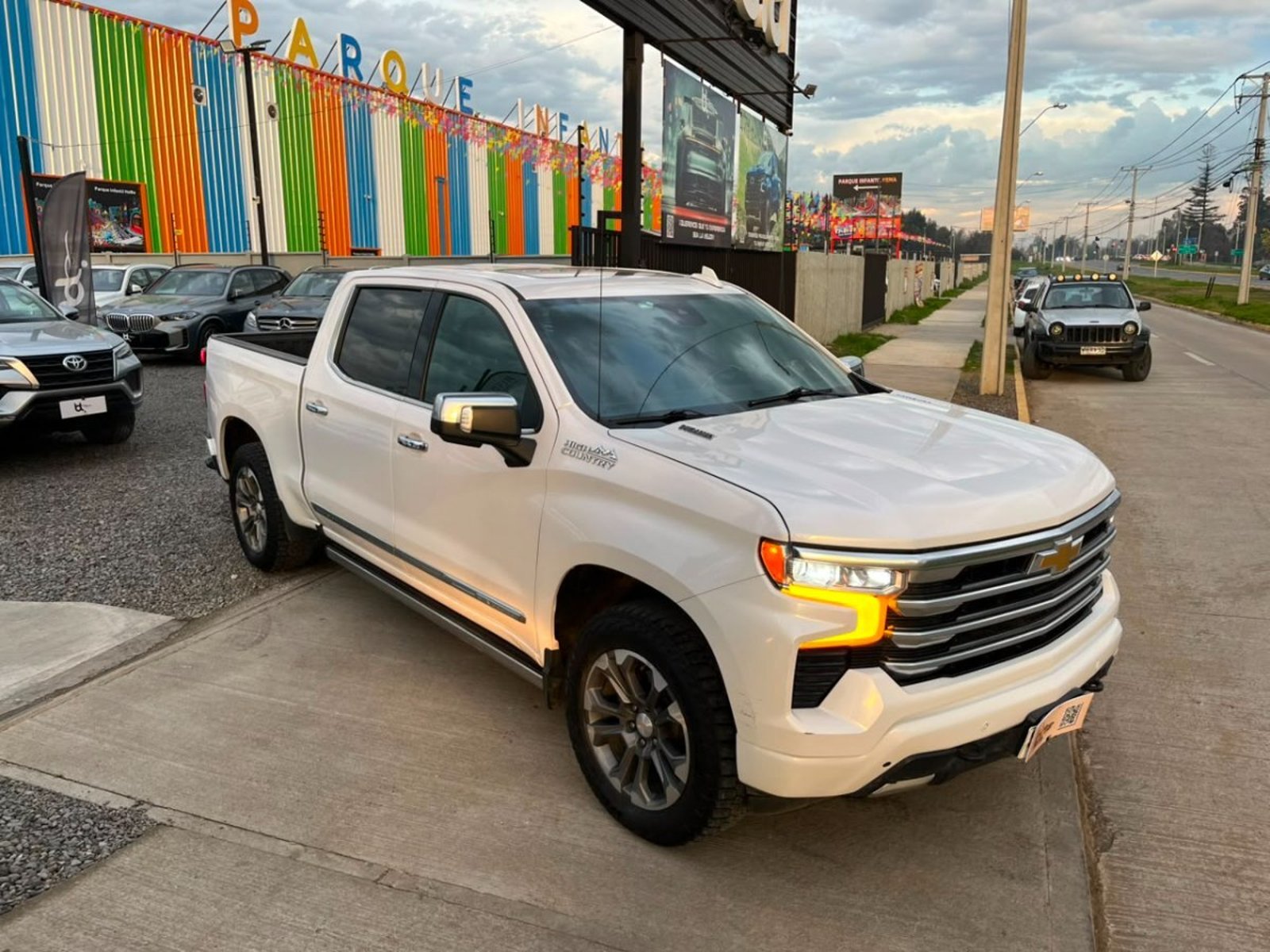 Chevrolet SILVERADO HIGH COUNTRY 3.0 AUT 4X4 2023 - Imagen 8 de 10