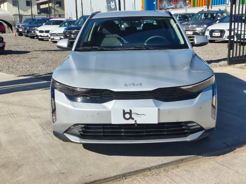 Kia K3 CROSS 1.6 AUT 2025 - Imagen 3 de 10