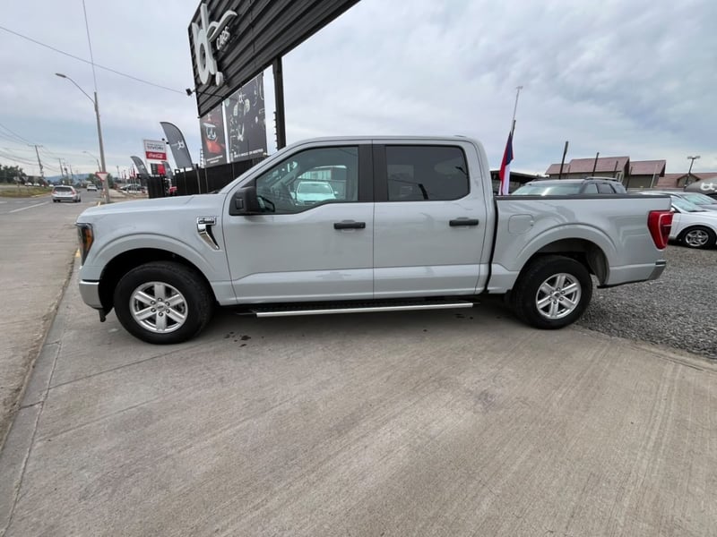 Ford F-150 XLT 3.3 4X2 2024 - Imagen 7 de 10